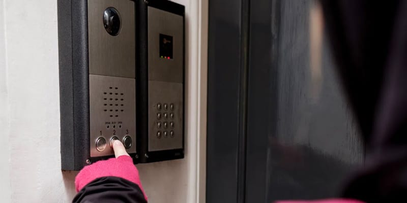 تعمیر و نگهداری پنل دم درب